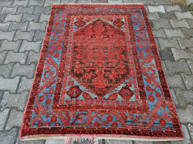 Antique Turkish KULA RUG
sİZE:150X117 CM                            