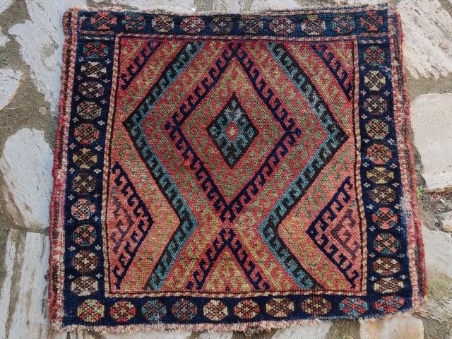 Antique small rug
estimated 75x80 cm                            