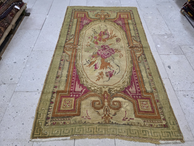 Late 19th CENTURY Aynalı Gordes Rug
Size:120x207 cm
Please contact salaberina@gmail.com
Some areas have been repaired.
Freeshipping