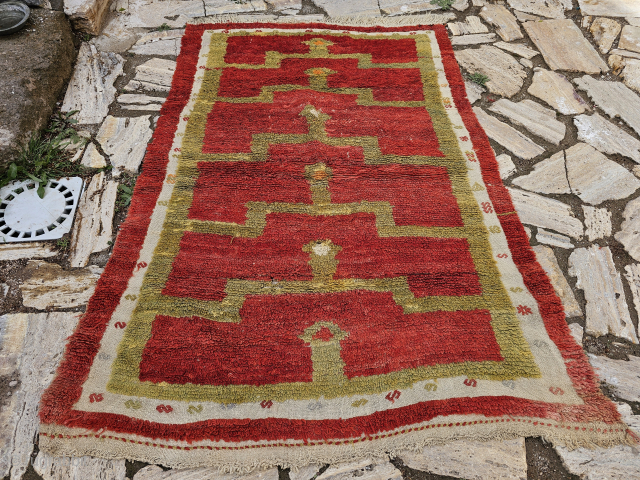 Antique Anatolian Karapınar Tulu rug
Size:113x170 cm
Please contact salaberina@gmail.com                         