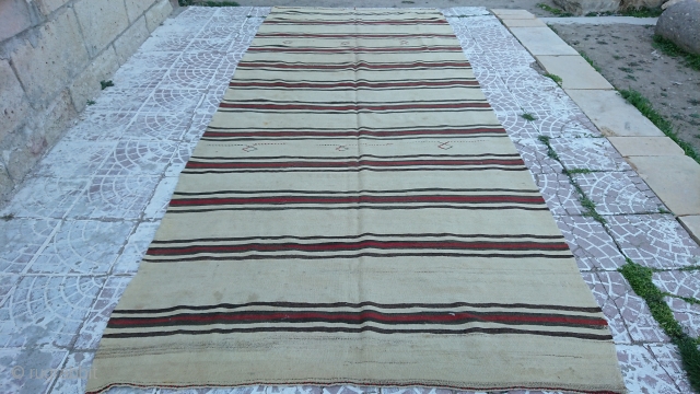 Turkish Anatolian karapınar Kilim naturel colors
size=375x160                           