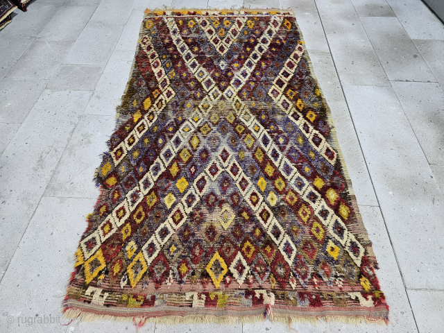 Central Anatoian Gelveri (Yatak carpet)
Size:225x122 cm
Email salaberina@gmail.com                          