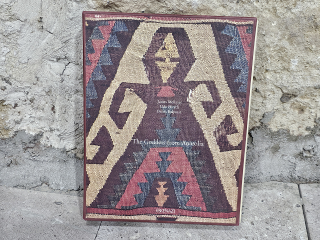 The Goddess from Anatolia This famous book is written by James Mellaart, Belkis Balpinar, Udo Hirsch 4 volums about the history of anatolian kilims and their motives from 6000 bc. Book Size:30x23  ...