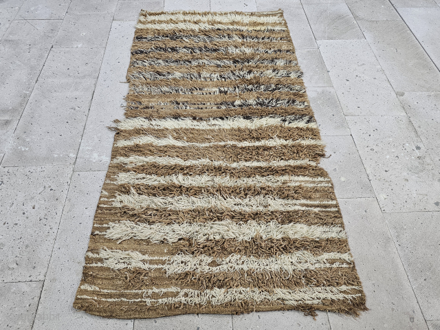 late 19th century Anatolian Karapınar Tulu Rug
Size:187x90 cm
Please contact salaberina@gmail.com                       