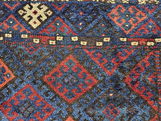Antique Jaf Kurdish Rug
Nice pile
Size:87*72 cm                           