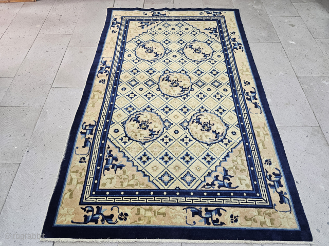 Antique China handmade rug
Size:207*130cm
Please contact email
salaberina@gmail.com                           