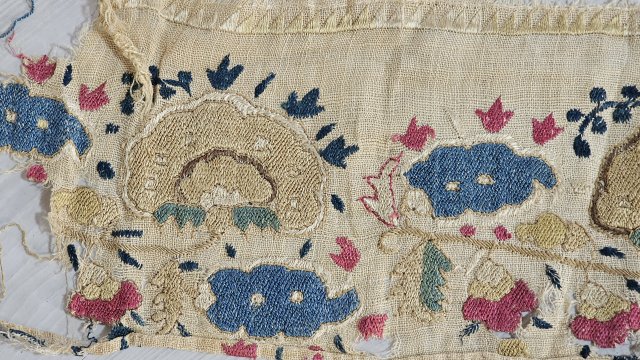 Antique Ottoman Turkish silk embroidery fragment. 
Size 20x80 cm
Please contact salaberina@gmail.com                      