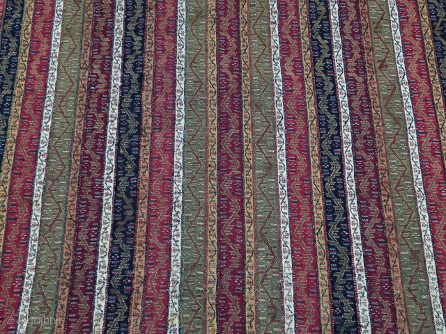 Antique shawl from Sivas and Kashmir. In good condition, featuring a high-quality weave.
Size:223x84 cm
please contact salaberina@gmail.com