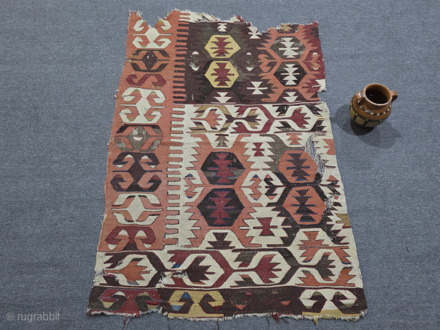 Antique Anatolian Kilim fragment.
Sivrihisar Area
size:103x76 cm
salaberina@gmail.com