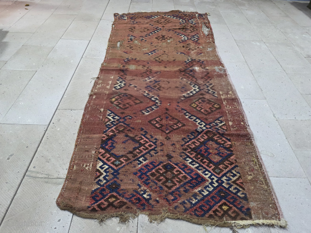 Antique Anatolian Sivas Carpet 
Size:265*115 cm
Please contact salaberina@gmail.com                         