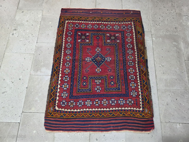 Western Anatolian Bergama carpet 
Size:127*96 cm
Please contact salaberina@gmail.com 
                        
