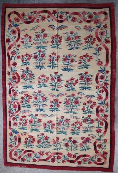 Vintage rug woven in Bessarabia, 20th century. Vegetable dyes, rug in perfect condition, very decorative. Exceptional quality product.

Origin : Bessarabia
Period : 20th century
Size : 250 x 170 cm
Material : wool on wool
Perfect  ...