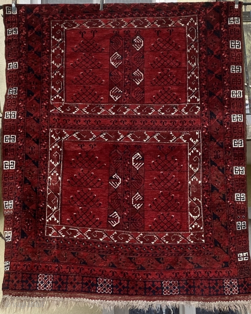 Antique Turkmen rug, 220x165cm, great saturated, glowing colours, glossy wool, warps and selvedges goat hair. In need for a stretching, otherwise very good condition, good pile Last picture is taken in sunlight.
Please  ...