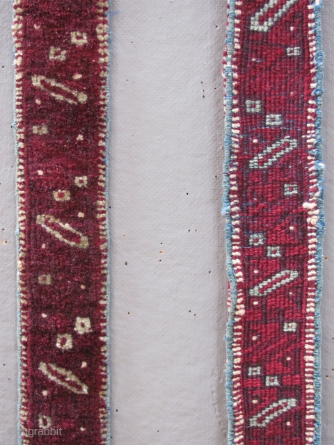 Pair of Indian Agra ' Roorkhee ' campaign chair straps, late 19th cent.
72 x 6 cm

An Anglo Indian product.
Named in honour of the HQ  of the Indian Army Corps of Engineers  ...