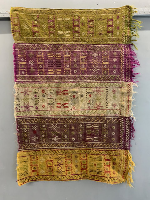 Anatolian antique Kurdish tent divide panel 139 x 95 cm // 4ft 5" x 3ft 2"

This little gem is remaining part of what was once a long panel of approx 4m+ long.  ...