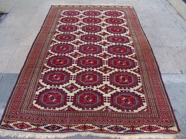 Turkmen Goklan  rug. Traditional Goklan motif Fine wool natural colors. Circa 1900-1920 size: 200 x 130                