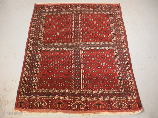 Yomut Turkmen ensi, late 19th century, 186 x 143cm. www.knightsantiques.co.uk                       