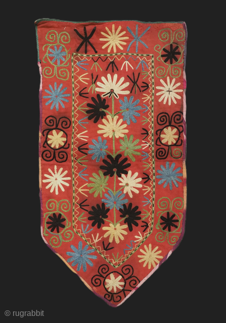 Antique Uzbek Lakai tribe Uut Kap Ilgich, silk on red mogul cotton, circa 1900.