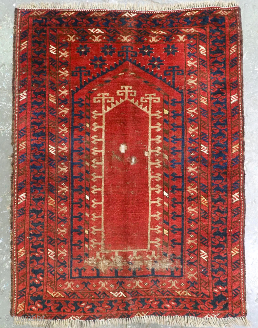 Antique Turkmen prayer rug, very early example with archaic design.
Size: 3ft 8in x 2ft 9in (111 x 85cm).
19th century.
email: simon@knightsantiques.co.uk
D-0430.