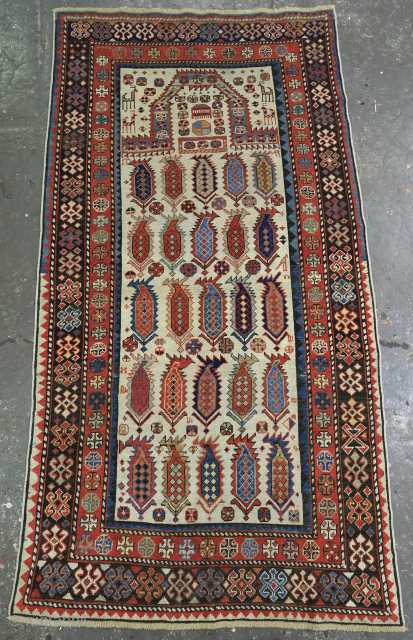 Very good Akstafa prayer rug, size: 182 x 95cm.                        
