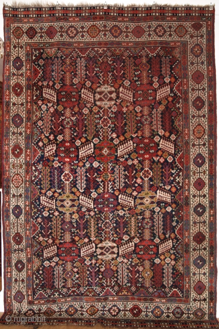 Antique Shekarlu Qashqai rug of classic design, a rug of unusually large size. www.knightsantiques.co.uk 8ft 6in x 5ft 7in (260 x 170cm). 

Circa 1900.

This classic Shekarlu has a field full of tribal  ...