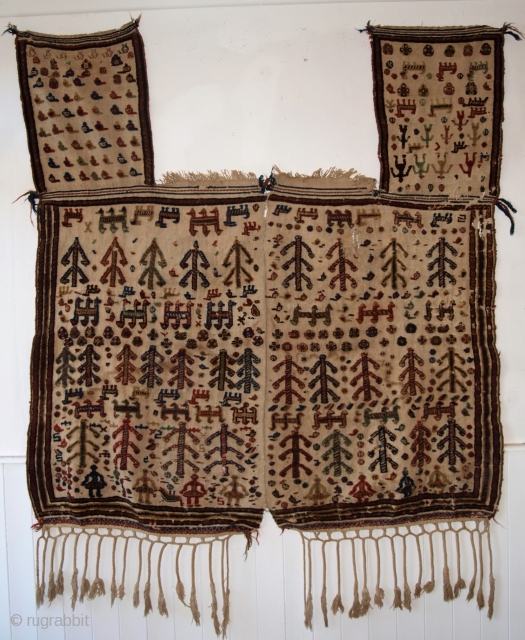 Antique South West Persian Qashqai tribal horse cover. www.knightsantiques.co.uk Size: 5ft 0inx 4ft 9in (153 x 145cm) excluding tassels. 

Circa 1900.

The cover is on an ivory plain weave ground decorated with piled  ...