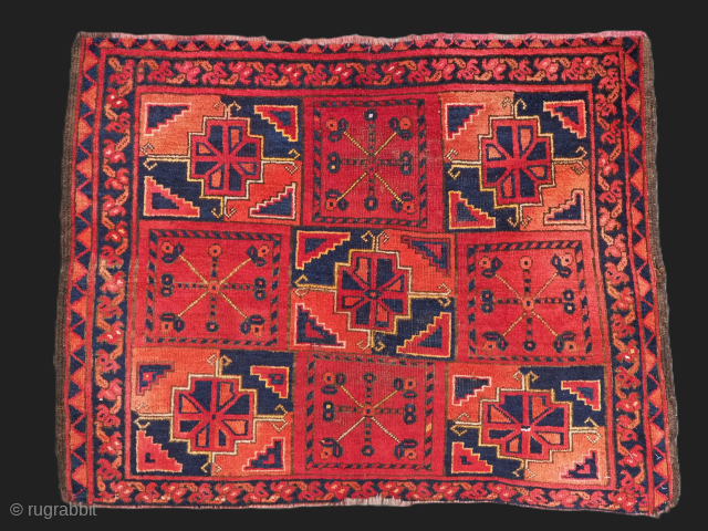 Antique Ersari Turkmen fragment of a carpet, with interesting boxed design.
Circa 1900.
Size: 3ft 3in x 2ft 7in (100 x 79cm).
A interesting small fragment from an Ersari Turkmen carpet of scarce 'boxed' design.
The ...