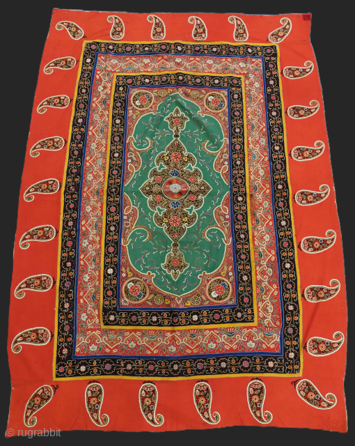Antique Persian Rasht embroidery in silk with felt applique work.
Size: 206 x 147cm.