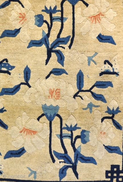 Very pretty Peking rug in near full pile. Circa 1900.178x126                       