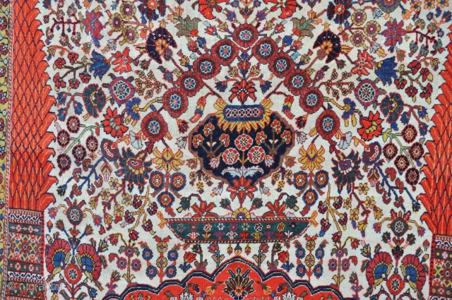 A very fine antique Millfleurs Qasgai rug. Probably part silk wefted. 

The piece is particularly colourful and very well drawn. It has fine shiny wool and generally good dyes, although the red  ...