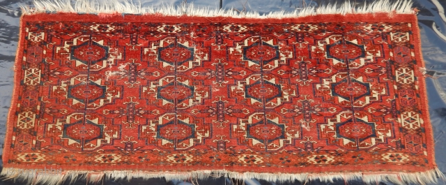   

       TEKKE 12 gol torba no later then mid 19th cent .has wear 2 blues 

        CONTECT  ...