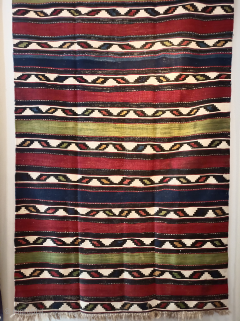 Antique caucasian kilim from the area of Daskesen Village.
In mint conditions and satured colours.
No filters.
Size 1.50mt. x 2.50mt.
More info and pics: mail: asolokilim@gmail.com https://www.instagram.com/asolo_kilim_gallery/