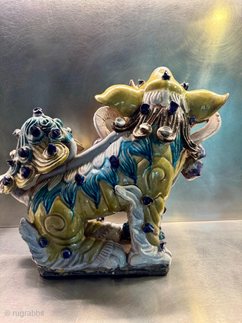 China
Antique glazed ceramic sculpture.
Collector piece.
Dimensions: H 35CM. / L: 42cm / P: 23cm
More info in DM: asolokilim@gmail.com



                