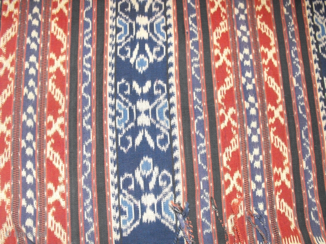 Indonesian Ikat. Natural Dye.
Very old fragment. Mint condition Since 1930.
Sizes: 113*225                      