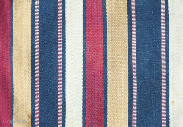 Azerbaijan silk mini double bag, 19th century. The bridge is framed with strips of fine purple silk and metallic thread brocade. The closure tassels are silk. Excellent condition. 21 ...