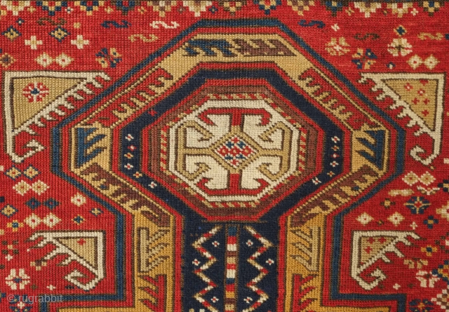 Shirvan pole medallion rug, 19th century. Fine weave. Excellent colors. A sharp rug in excellent condition. 102 x 151 cm.             