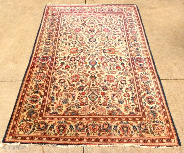  Ivory KASHAN, 
Early 20th Century, 
Excellent weave and condition,
Measures 53" X 82".

SOLD


                    