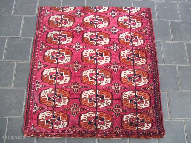 Tekke main carpet fragment 78x70-cm  / 30.7x27.5-inches
silk+Wool on wool                       