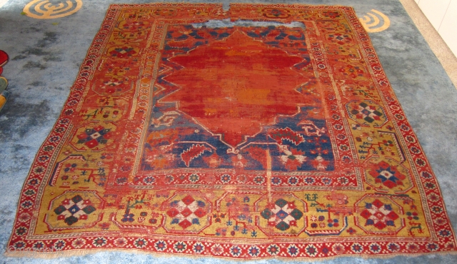 Rare Bergama or Dazkiri - Anatolia.
Late 18th century.
Size: 248x215 cm

                       