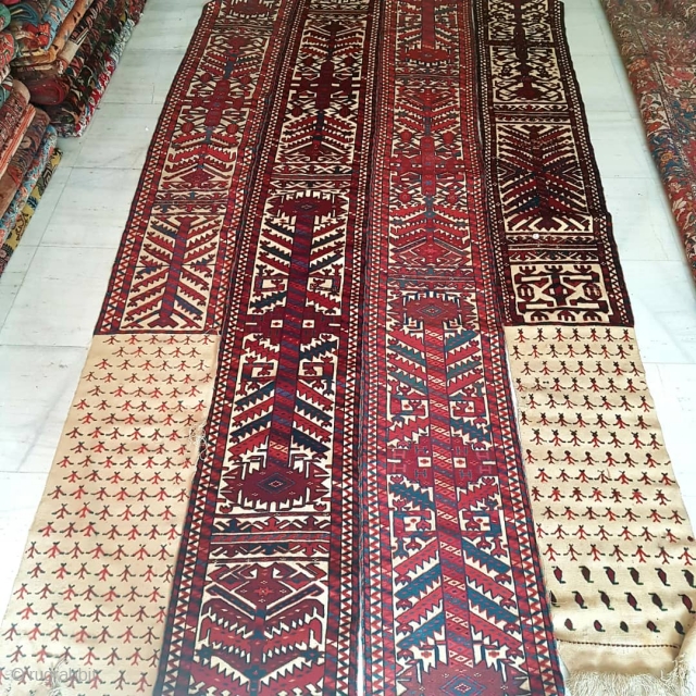 Fine quality Torkaman tentBand 

Circa 1900 

Size: 1430x40 CM

P.O.R                        