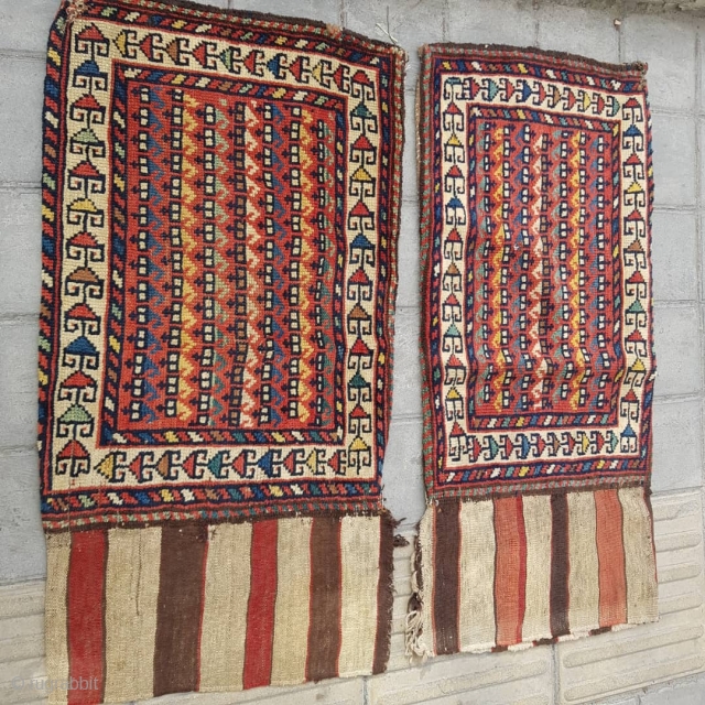  A pair of antique Bakhtiyar Louri bag.


Size: 115x60cm

POR                        