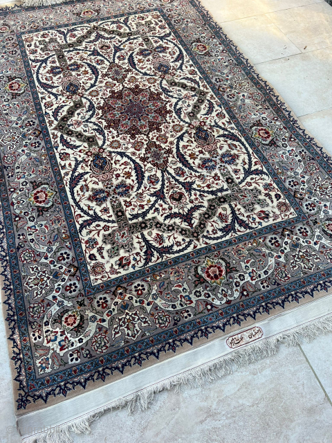 Exceptional ISFAHAN HEKMAT NEJAD rug.                            