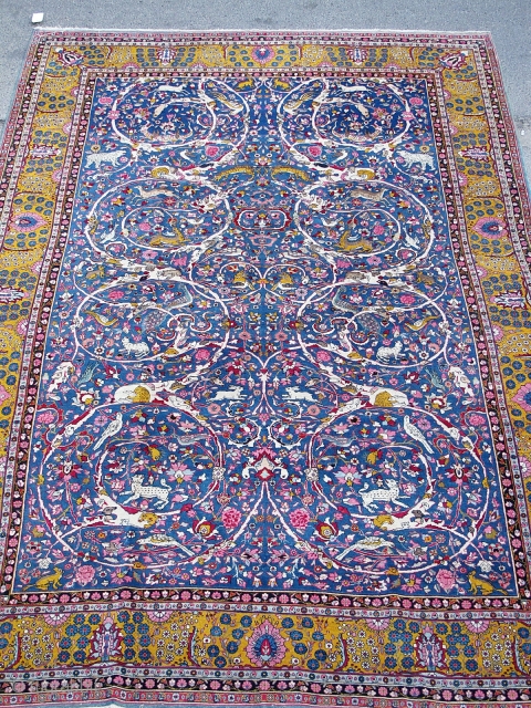 Antique, rare Tehran carpet


Size:315x20cm 

P,O,R                            
