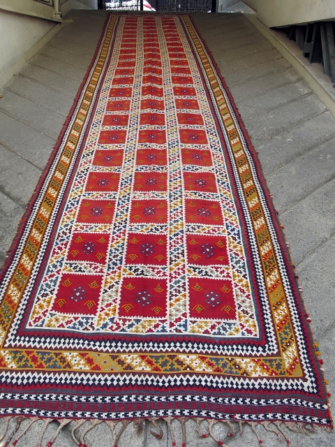 Long old Qashqaee kilim

Circa 1920 ,perfect condition 

Size:735x135cm 

P.O.R                        