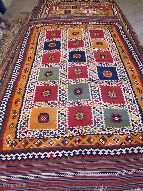 Antique Qashqaee kilim 

very good condition 

Size: 273x169cm

Price:$3000                         