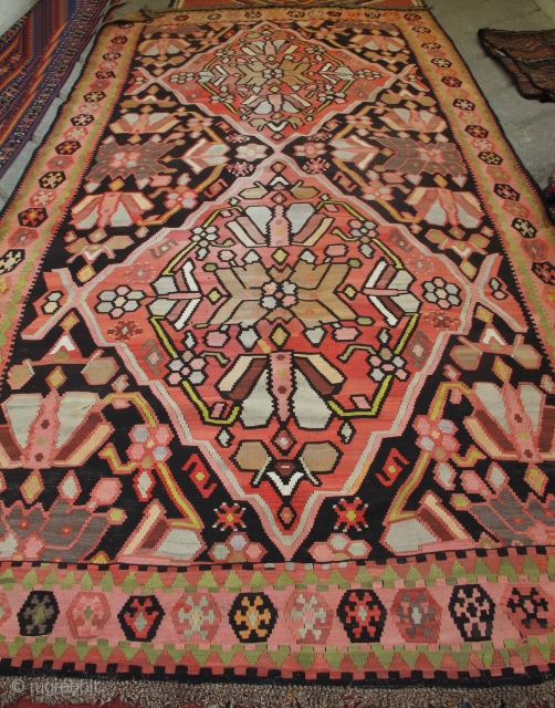 Finekilim.



Size:380x203cm

Price: $2700

                               