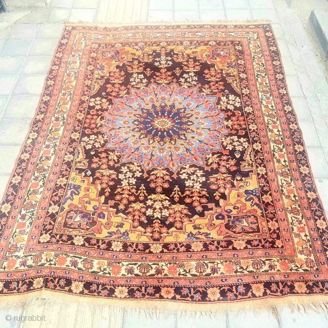 fine quality pure wool Qashqaee rug 

Circa 1920

Perfect condition.

200x156cm

P.O.R                        