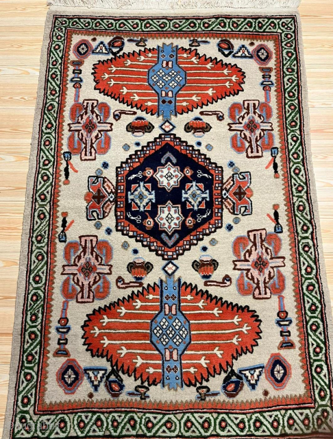 malayer
size: 165*107
material: wol                              