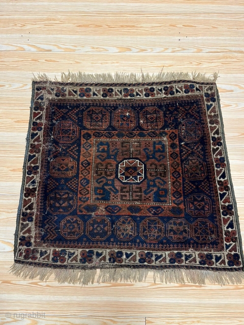 BALUCH 
SIZE:75*69
MATERIAL:WOL 
AGE : 19 TH                           