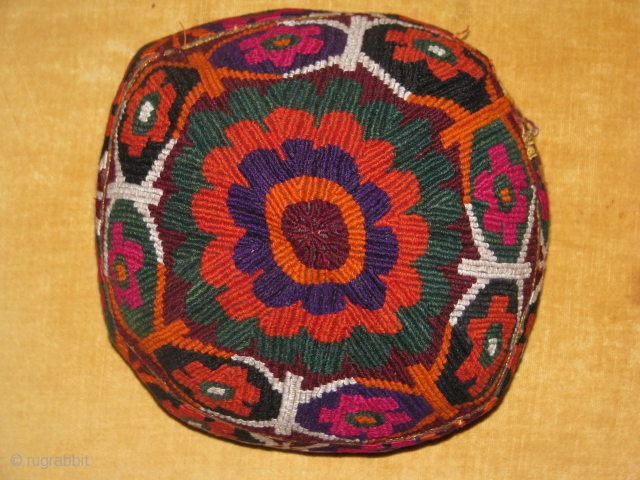 This is a turkmen hat from northern Afghanistan all hand stitched silk on cotton
very good condition                 